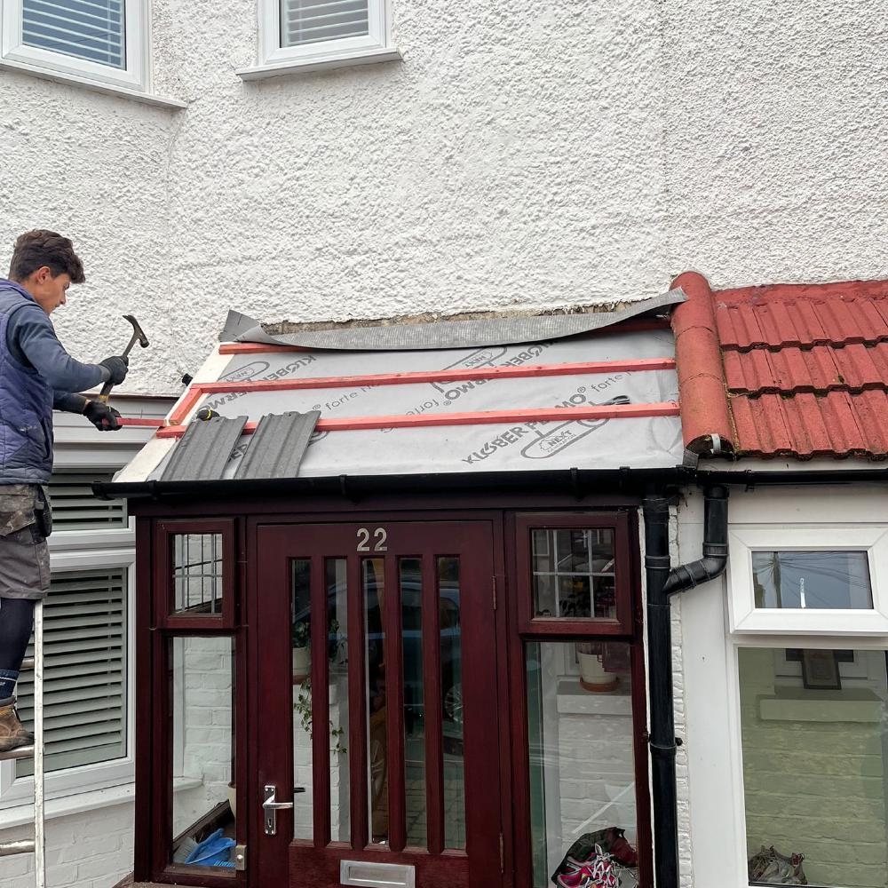 Roofers & builders in New Malden and Surrey
